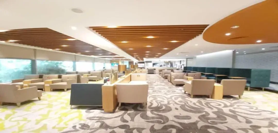 新加坡大使转机 T3 酒廊饭店