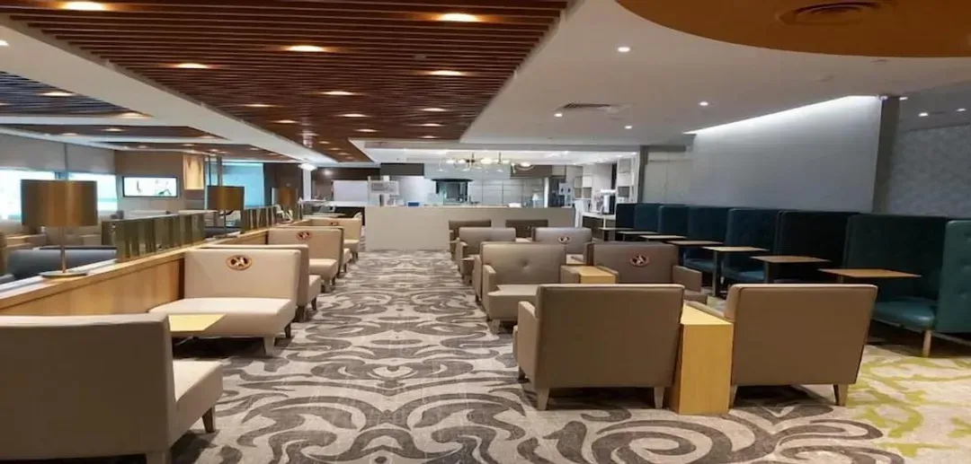 新加坡大使转机 T3 酒廊饭店