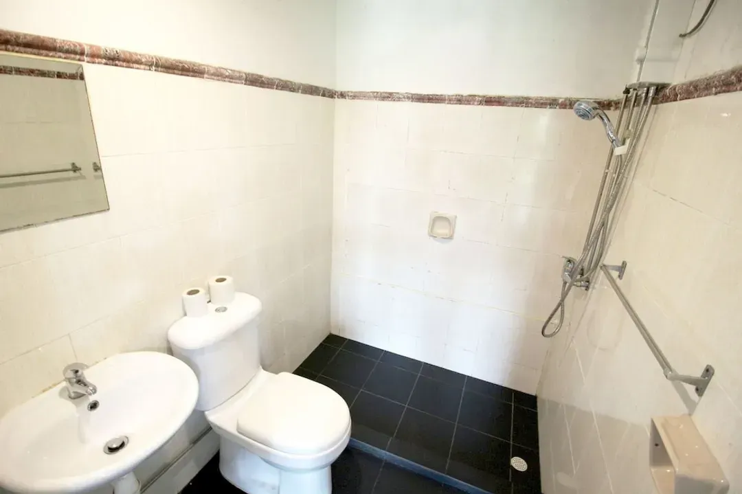 阿利瓦尔公园饭店 (SG Clean)