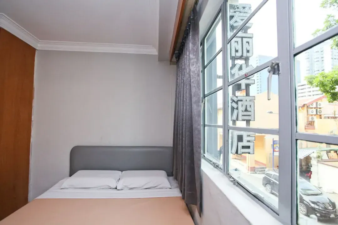 阿利瓦尔公园饭店 (SG Clean)