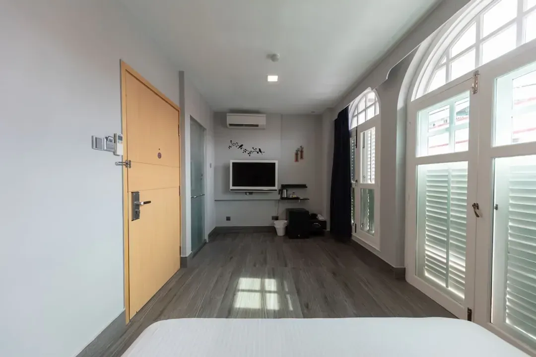 胡桃樹飯店 (SG Clean)