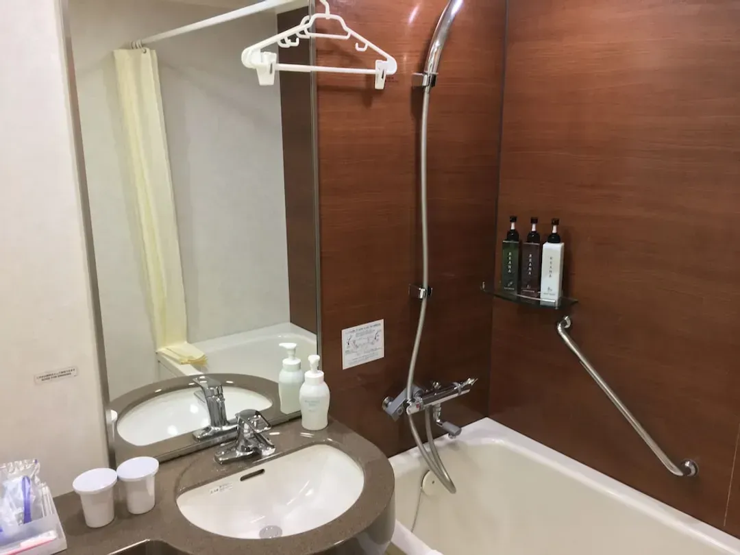 Bathroom sink