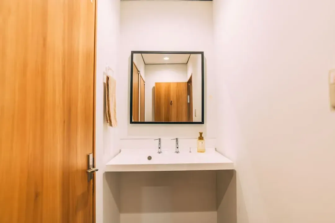 Bathroom sink
