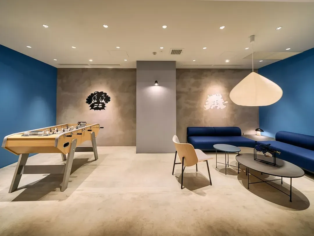 Lobby lounge