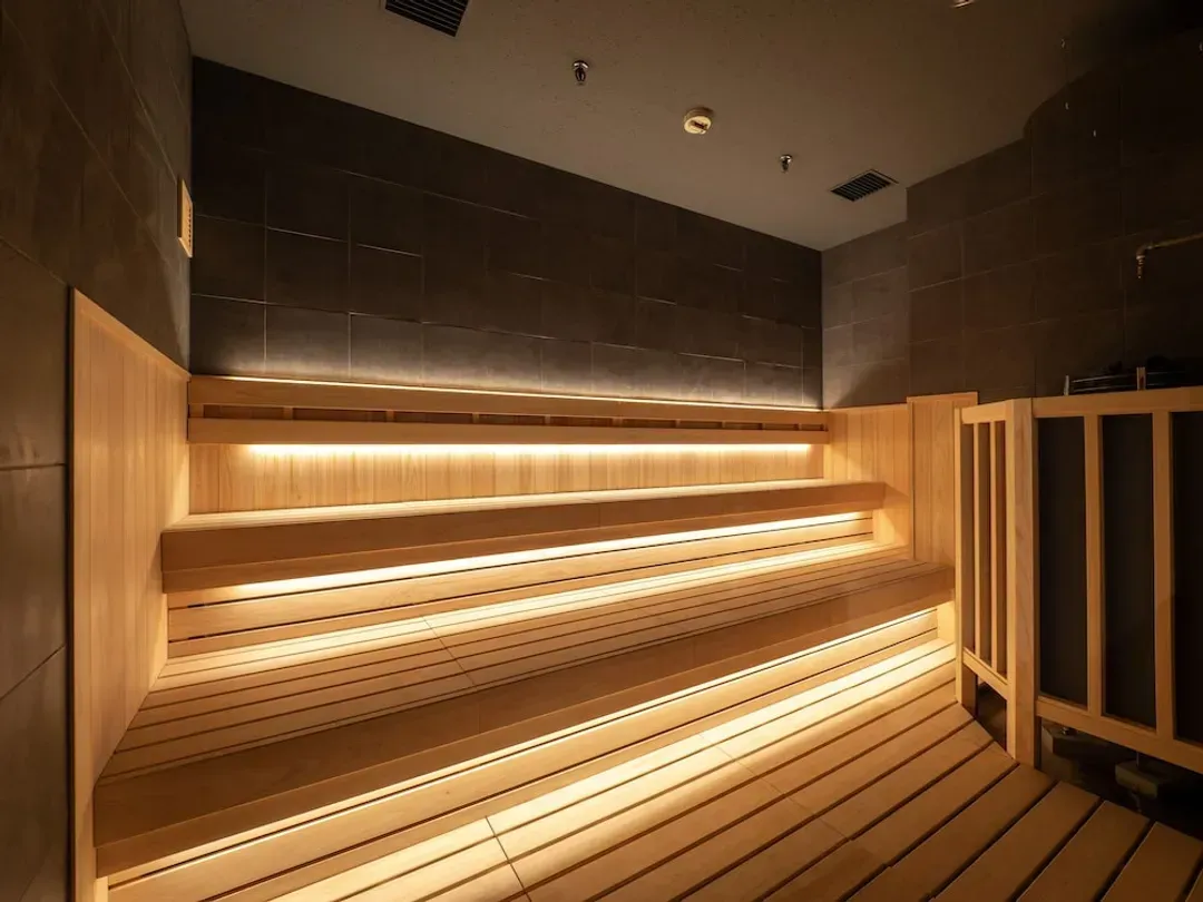Indoor spa tub