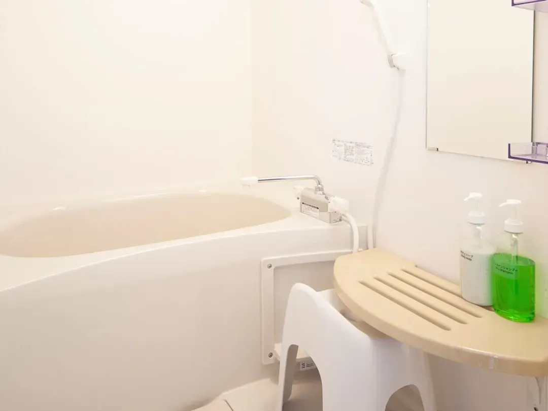 Bathroom amenities