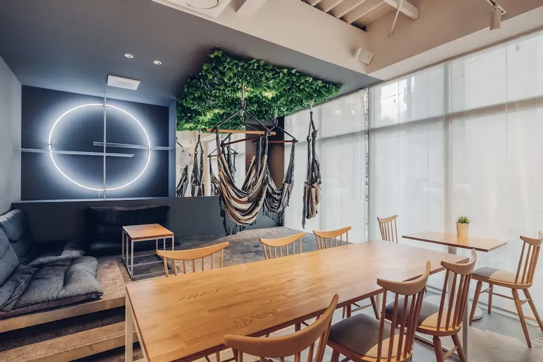 Lobby lounge