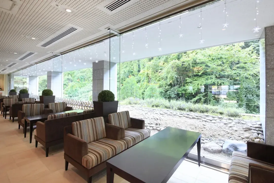 Lobby lounge