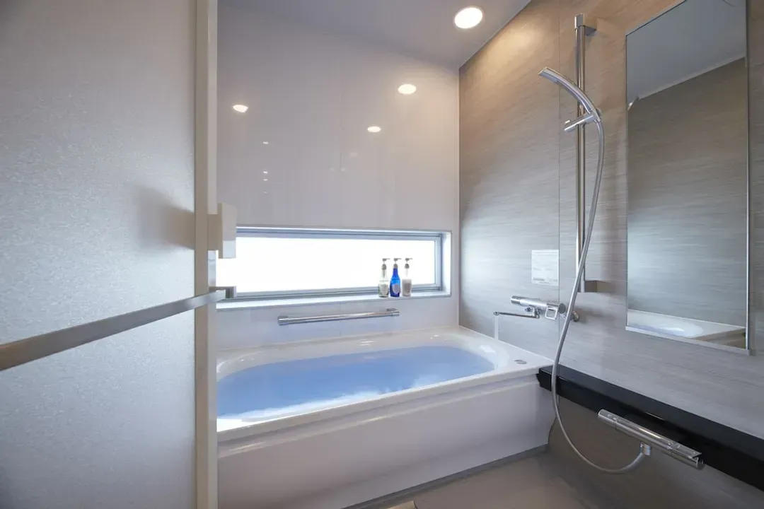 Bathroom amenities