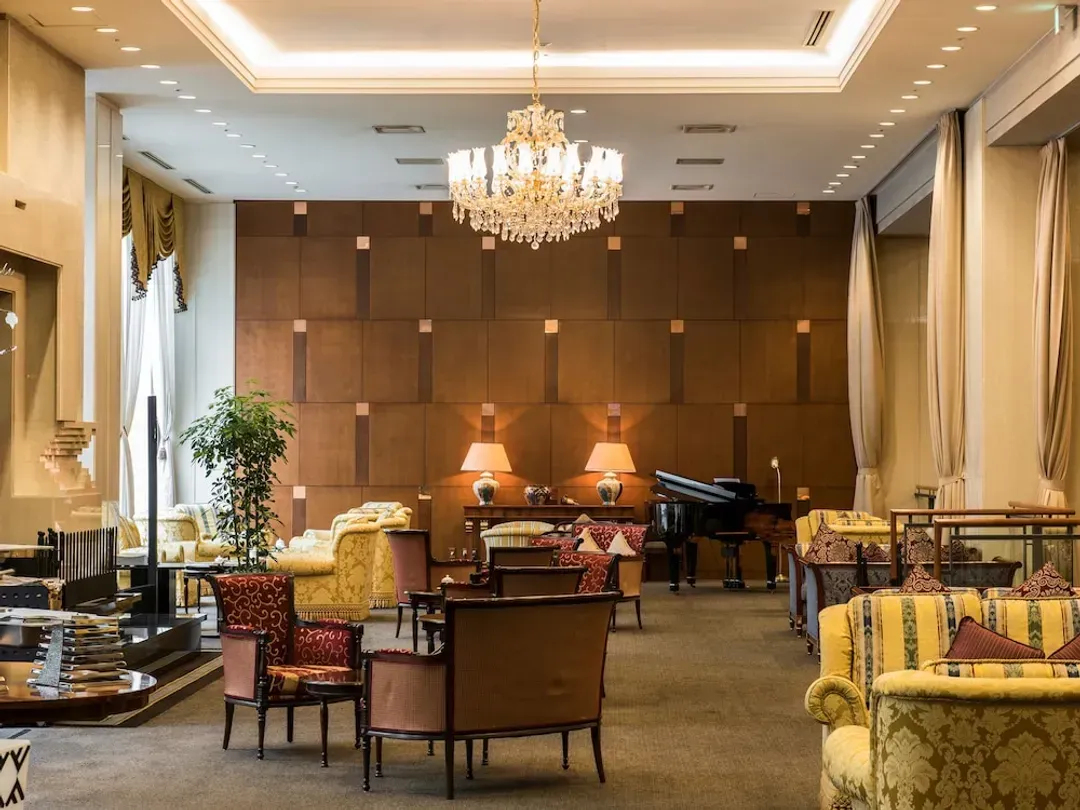 Lobby lounge