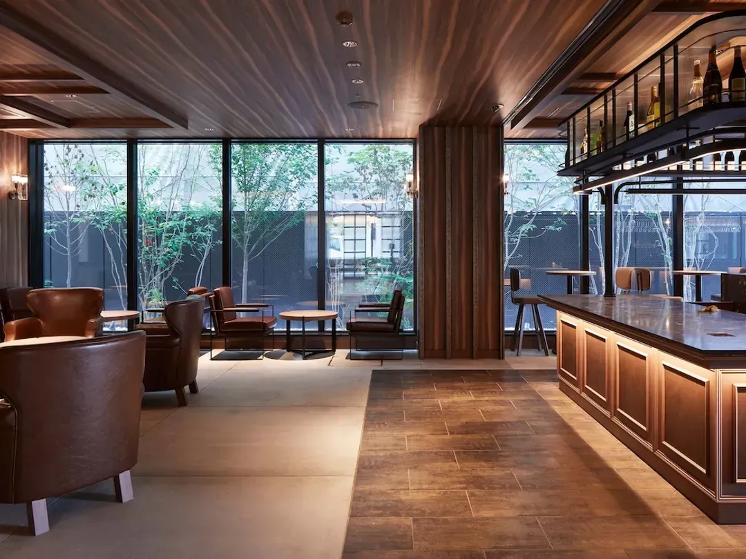 Lobby lounge