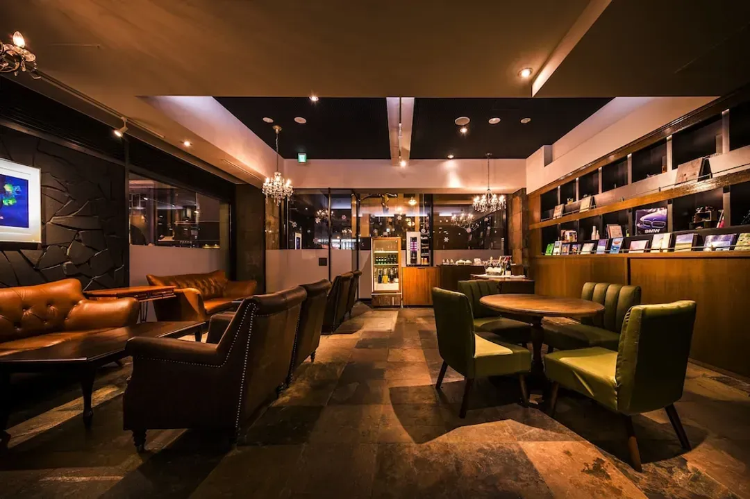 Lobby lounge