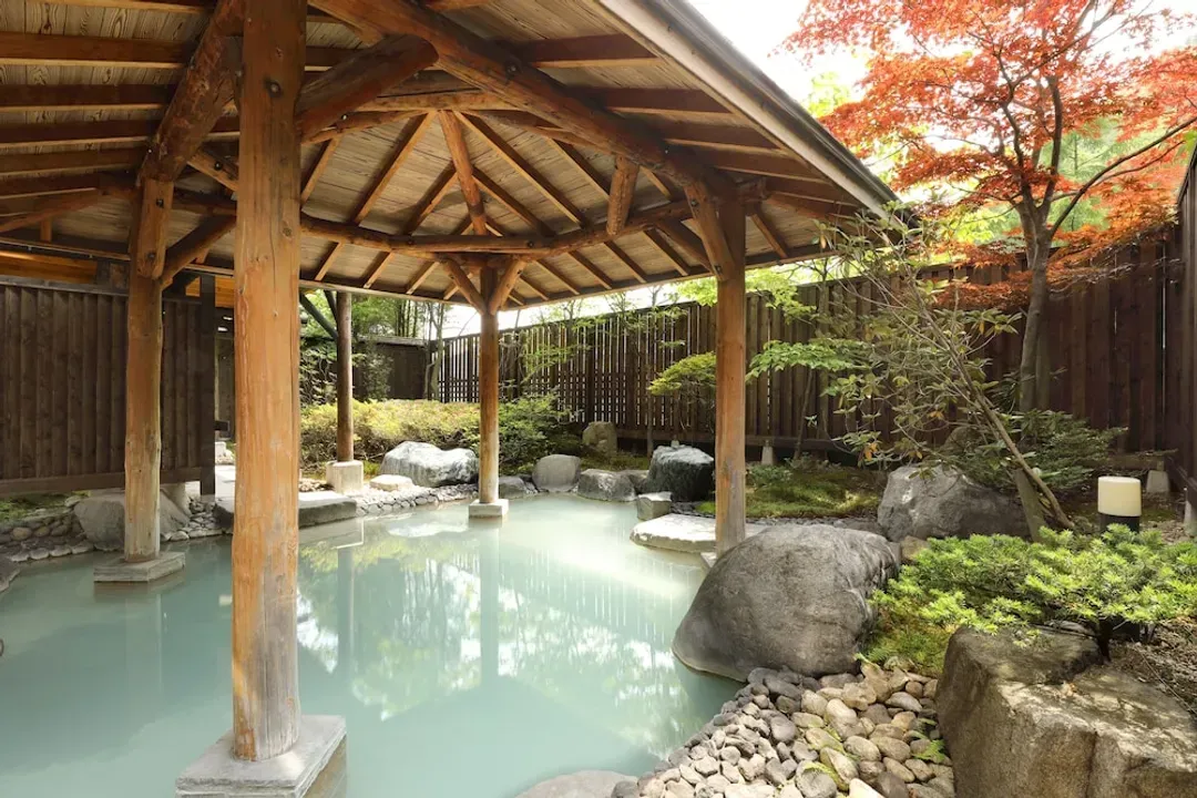Private spa tub