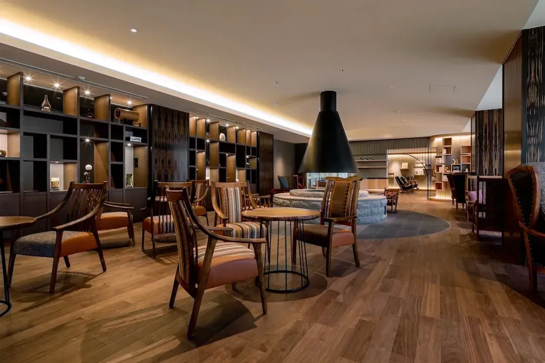 Lobby lounge