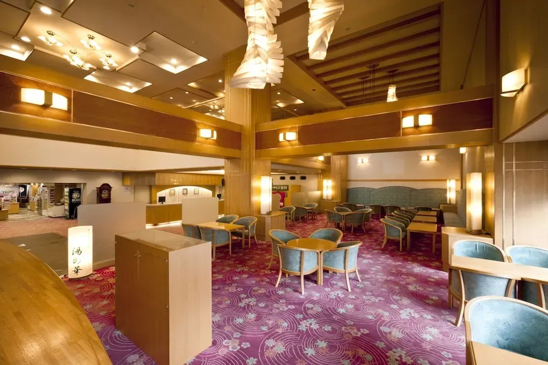 Lobby lounge