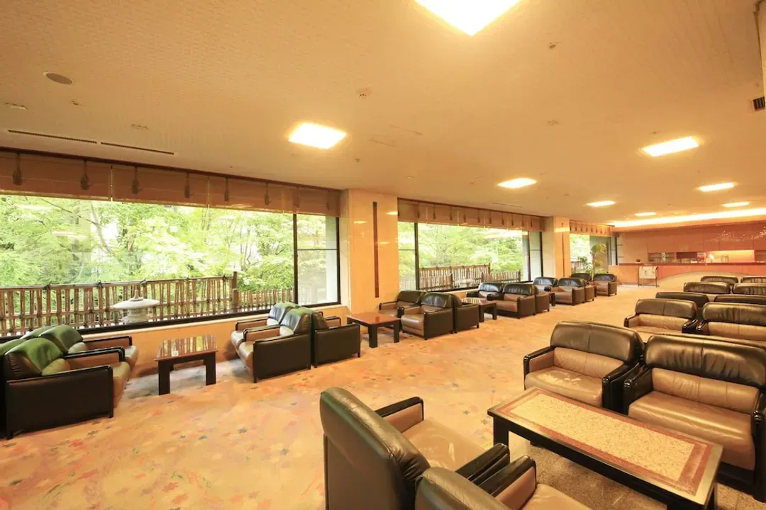 Lobby lounge