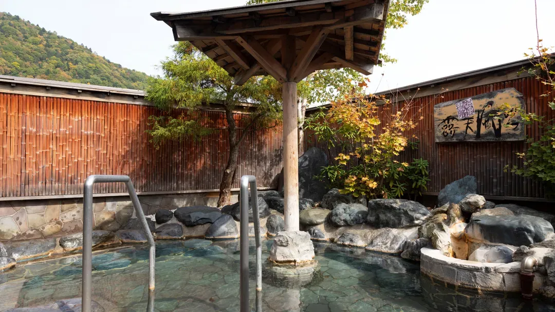 定山溪商店 旅籠屋｜足湯太郎之湯步行1分-2