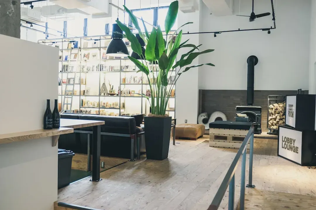 Lobby lounge