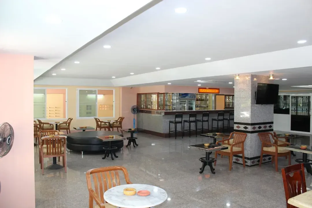 Lobby lounge