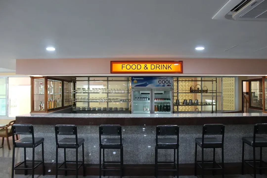 Lobby lounge