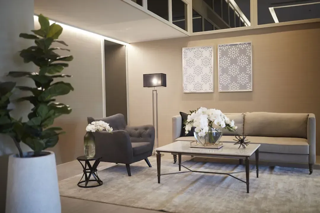 Lobby lounge