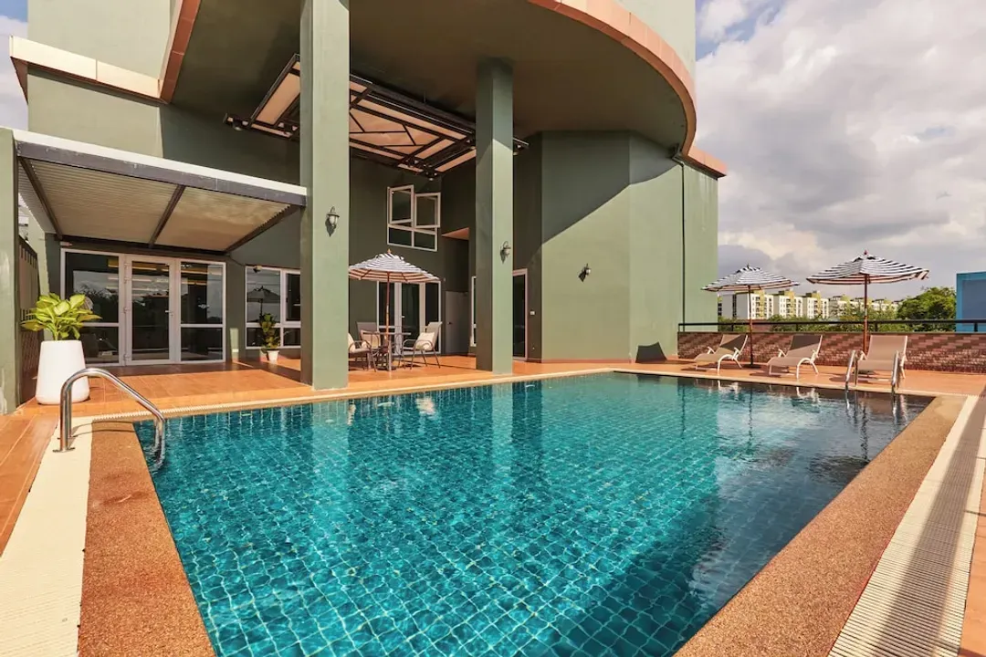 Rooftop pool