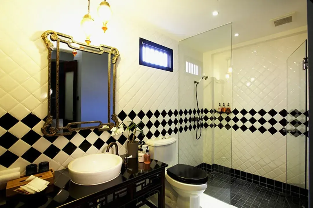 Bathroom shower