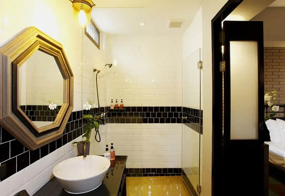 Bathroom amenities