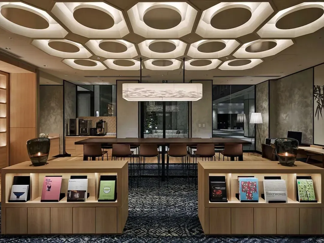 Lobby lounge