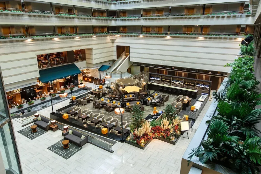 Lobby lounge