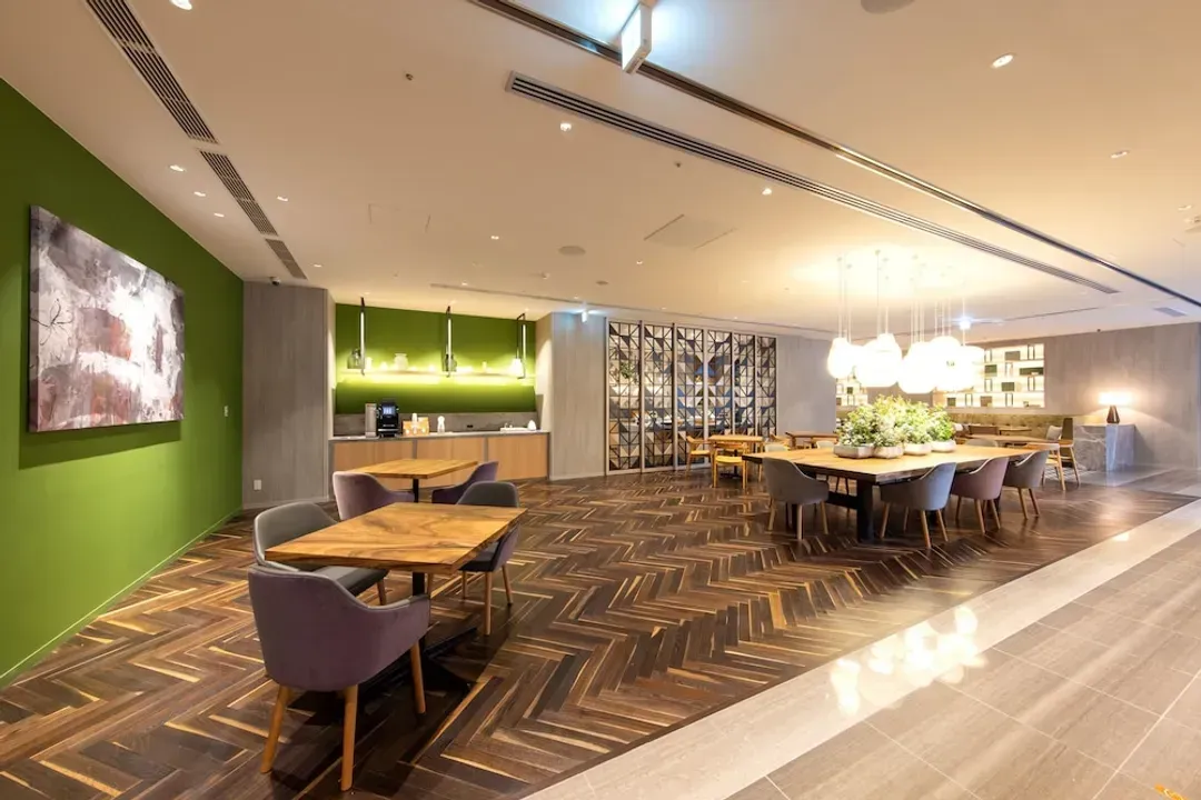 Lobby lounge
