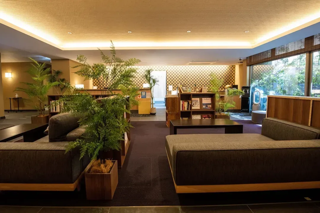 Lobby lounge