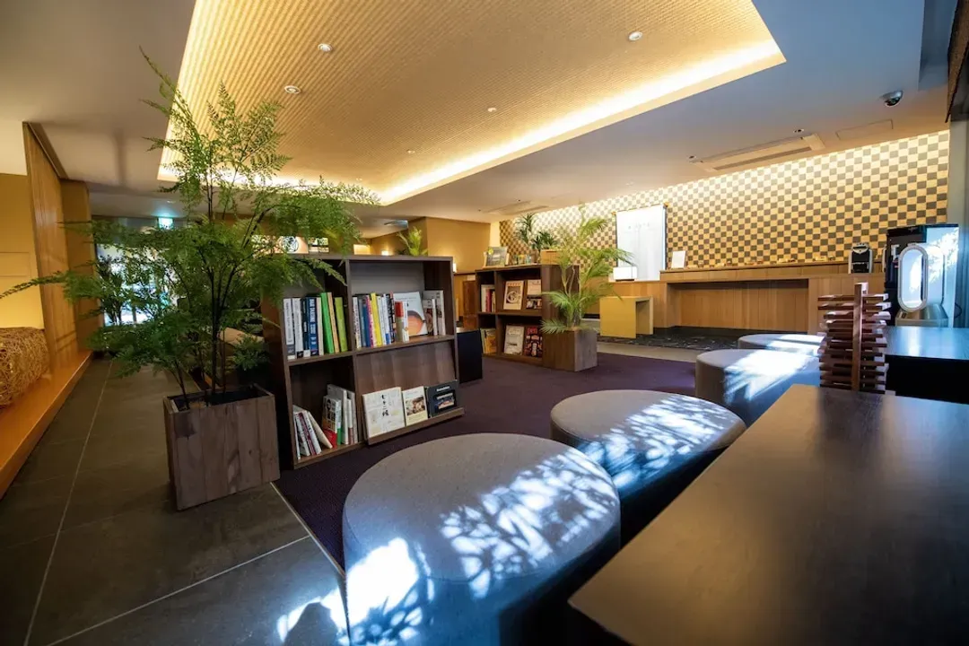 Lobby lounge