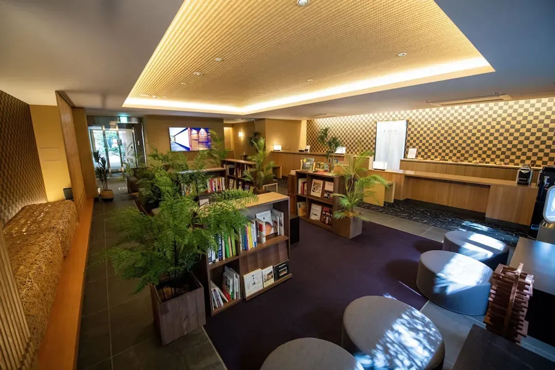 Lobby lounge