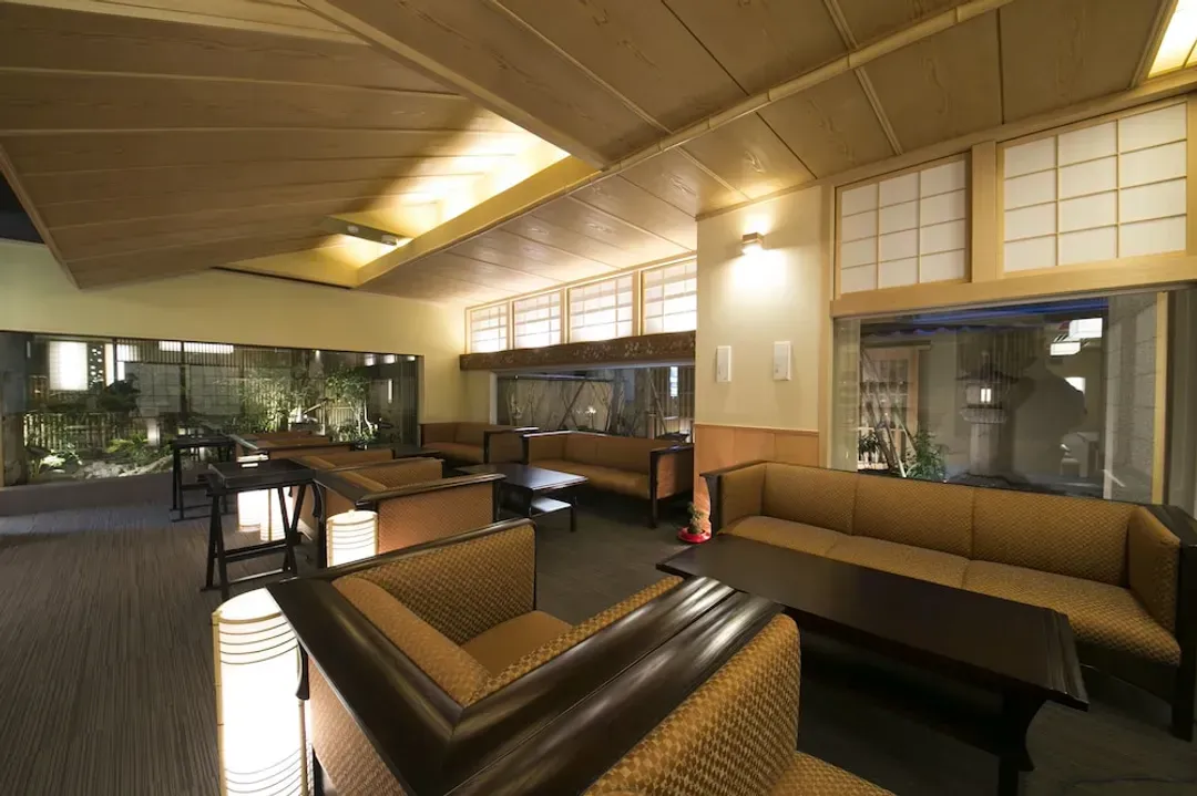 Lobby lounge