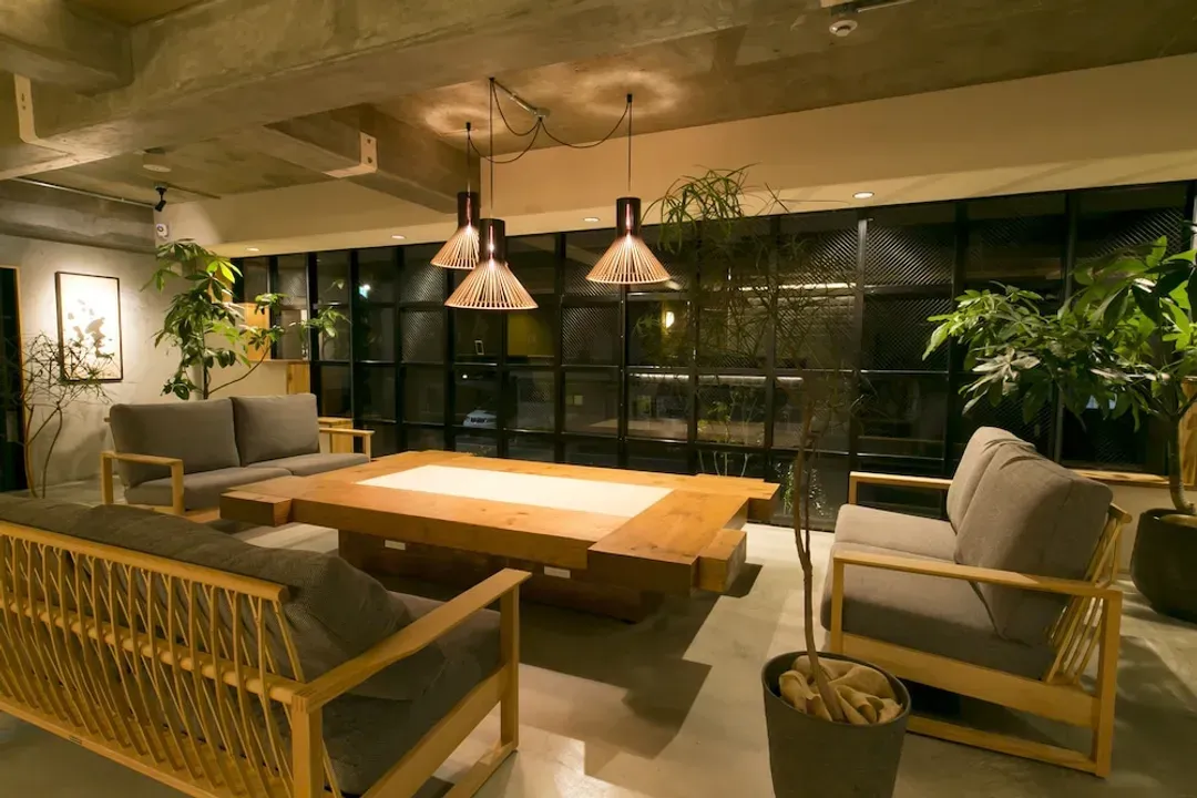 Lobby lounge