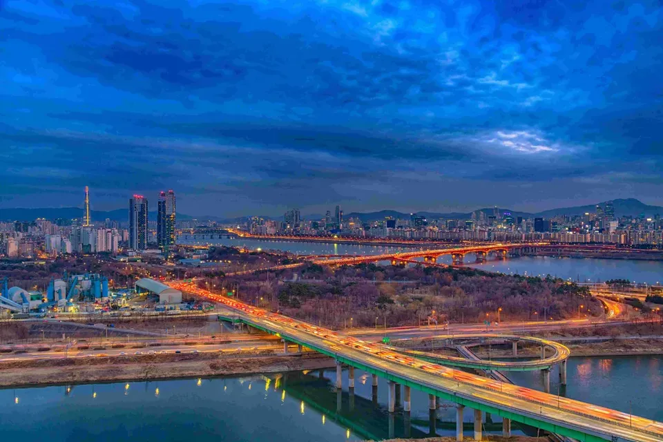 鷹峰山八角亭夜景