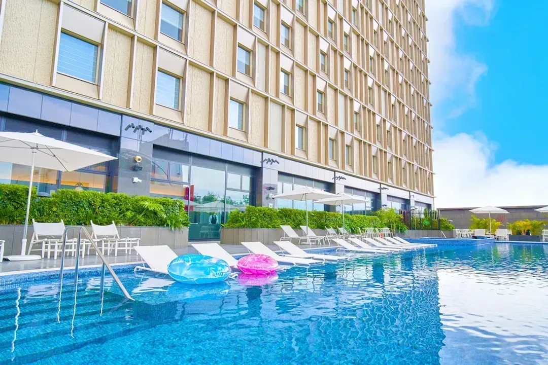 Rooftop pool