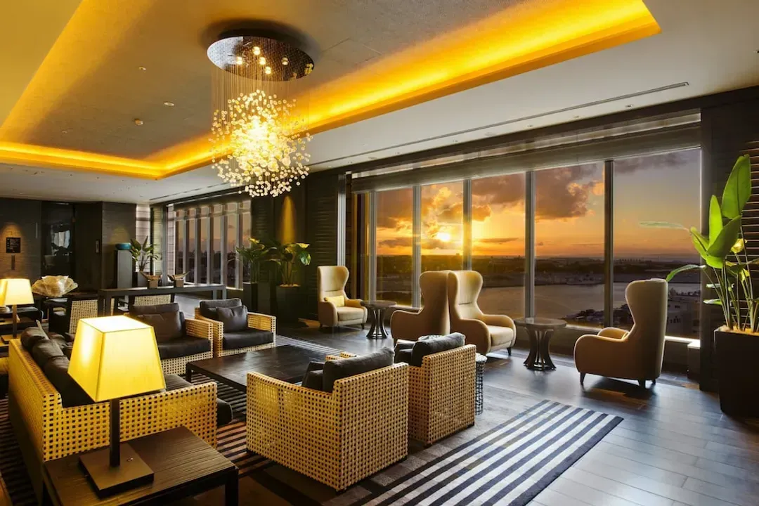 Lobby lounge