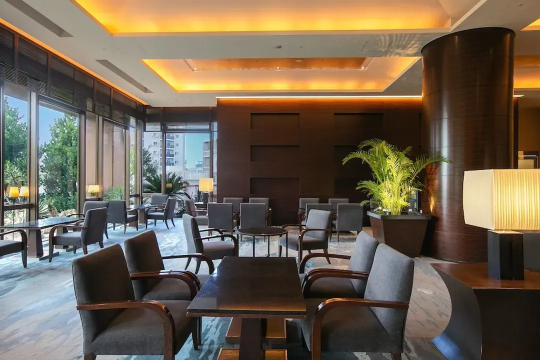 Lobby lounge