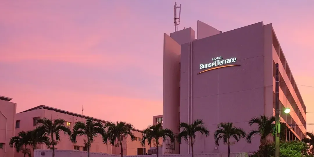 Okinawa-Hotel Sunset Terrace