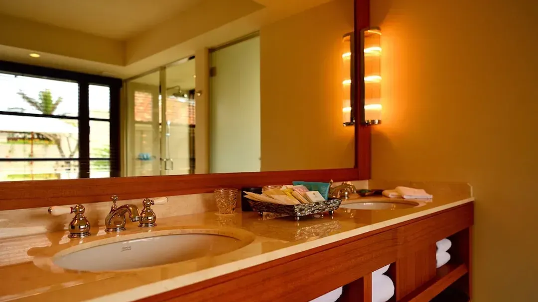 Bathroom amenities