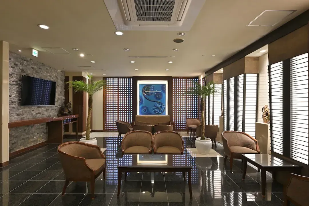 Lobby lounge
