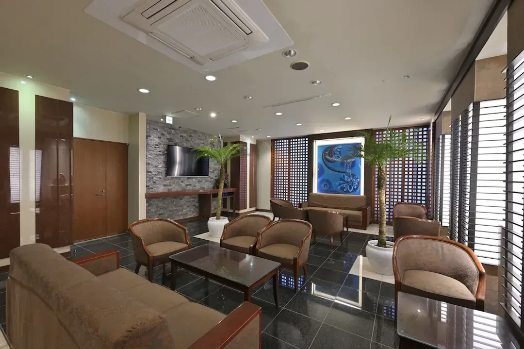 Lobby lounge