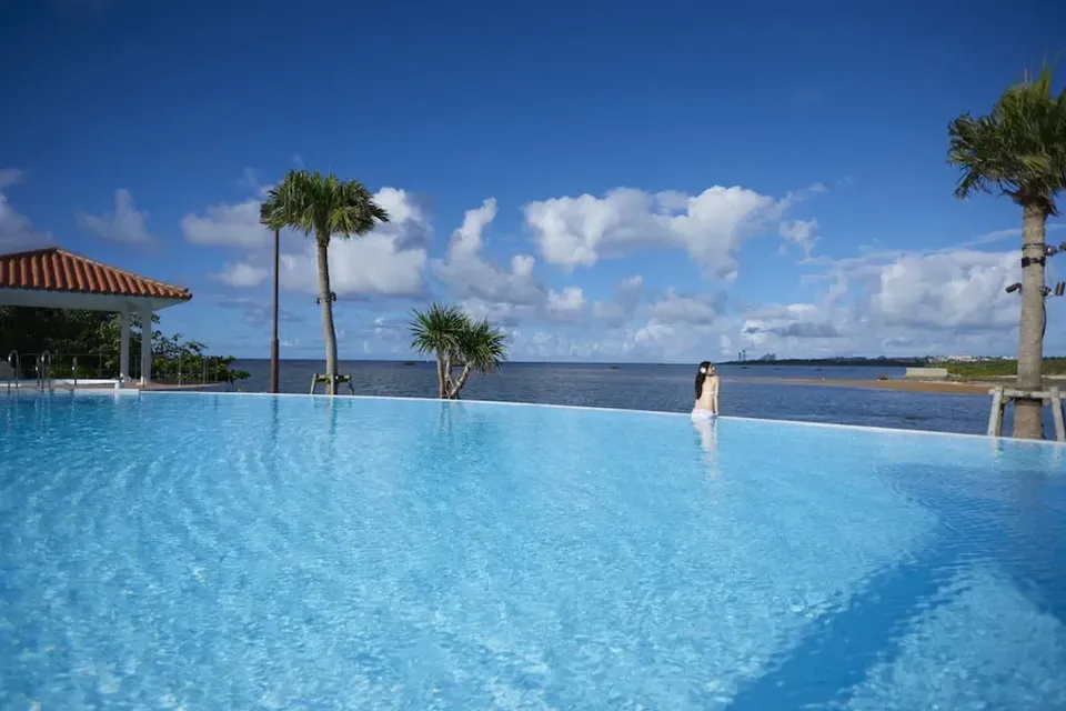 Infinity pool