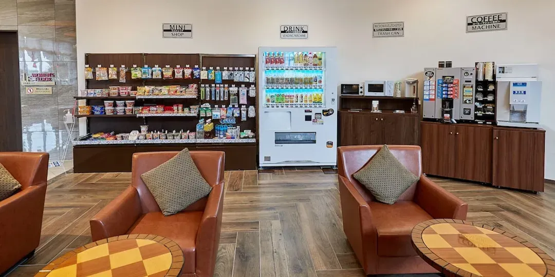 Lobby lounge