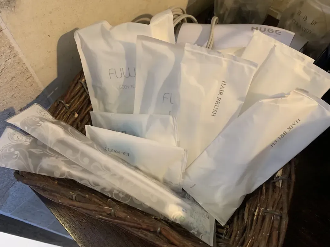 Bathroom amenities