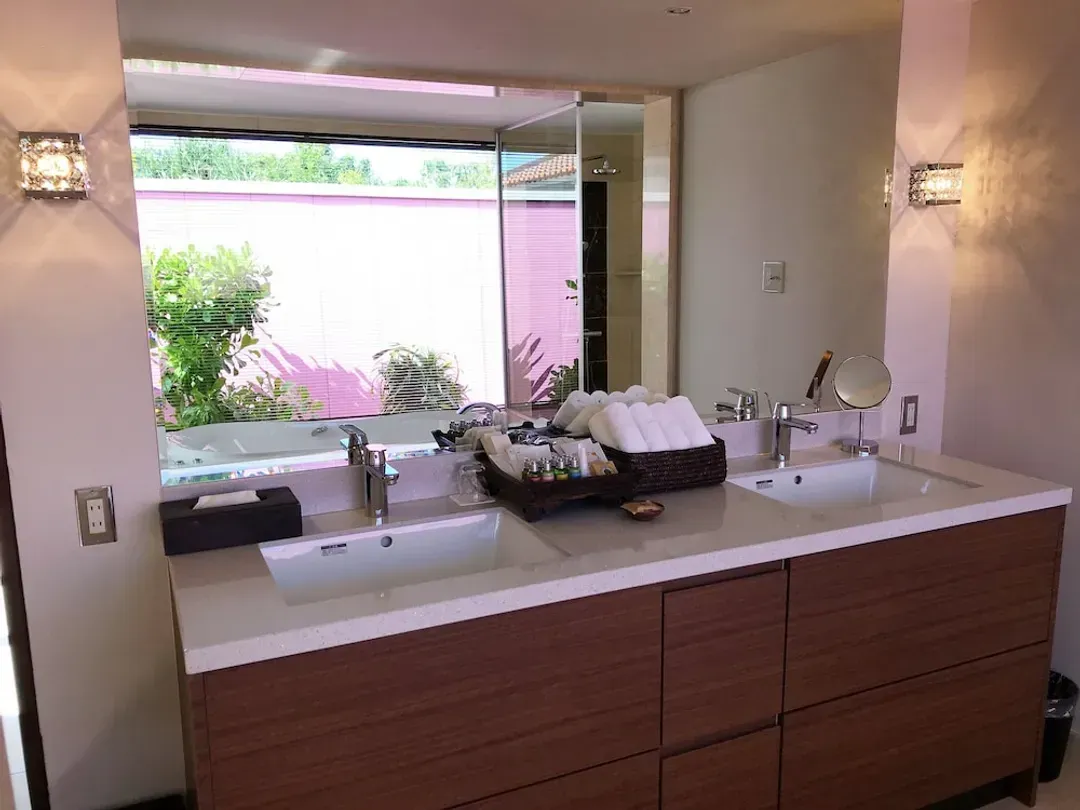 Bathroom sink