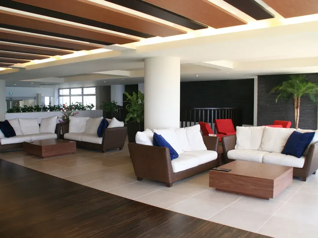 Lobby lounge