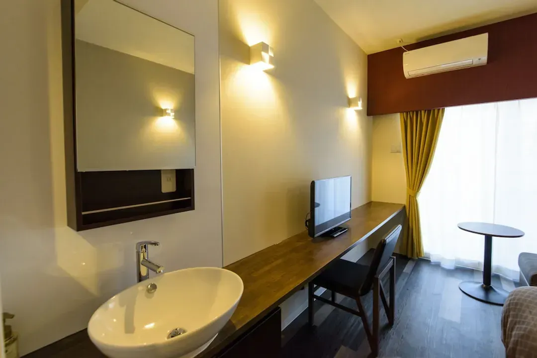 Bathroom sink